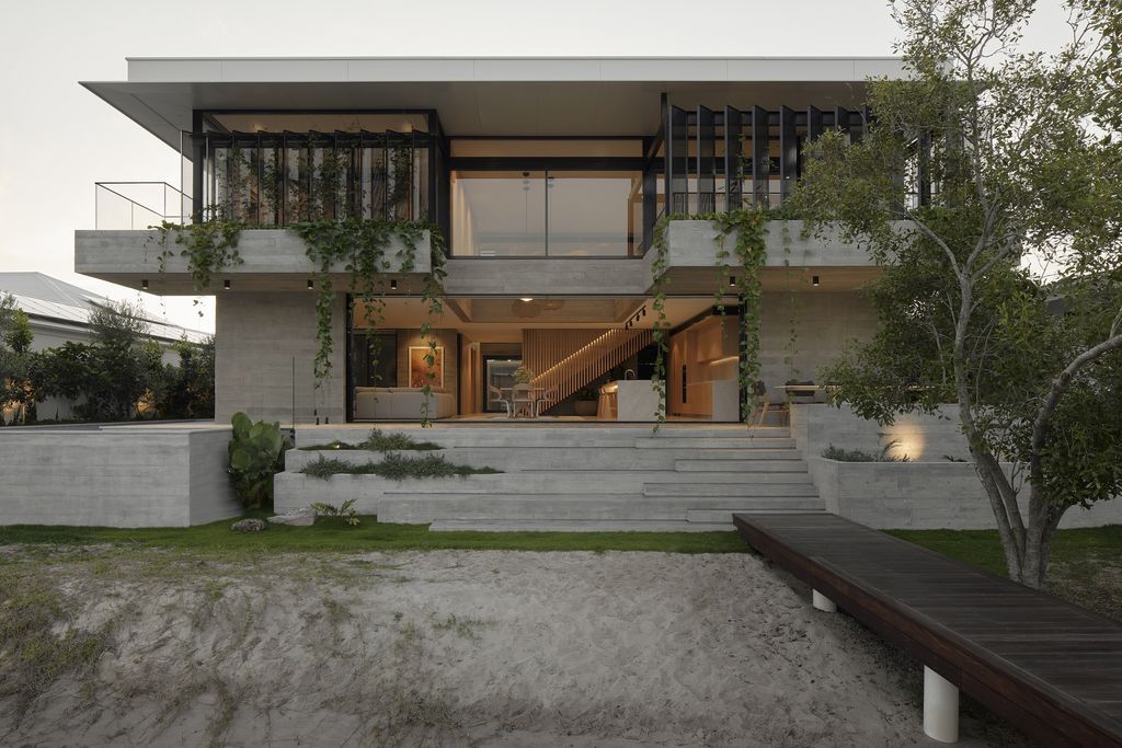 Sjøhavn House, A Riverfront Retreat by Lightbody Architects