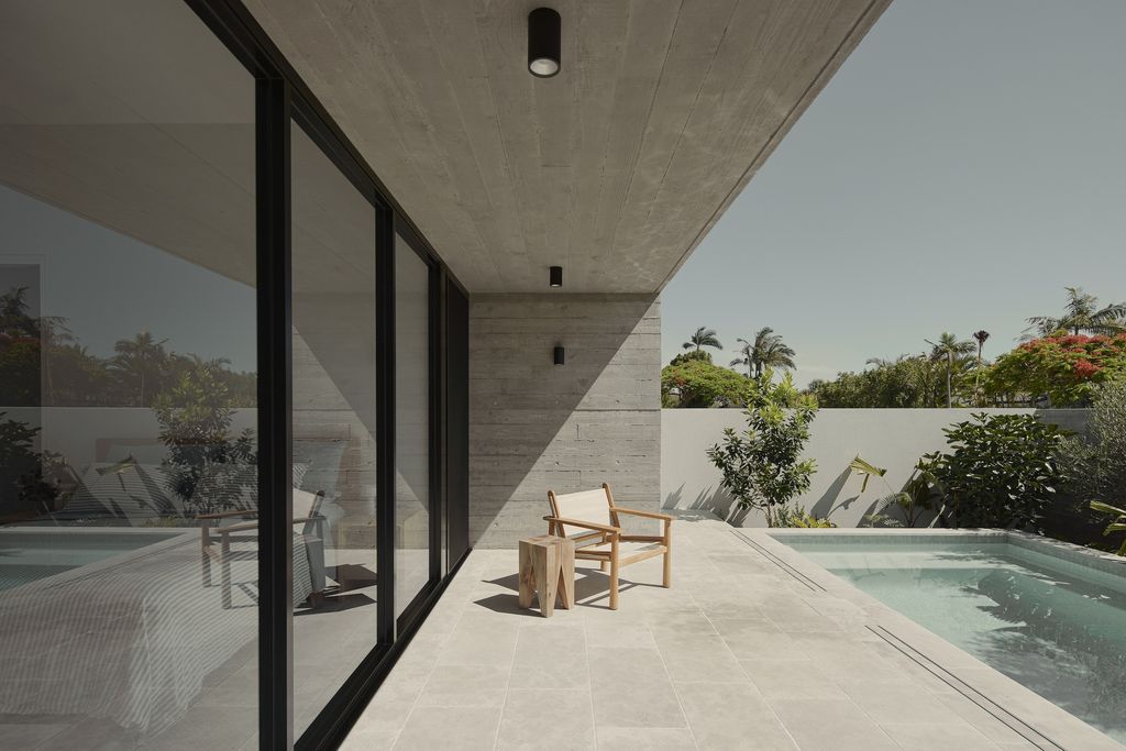 Sjohavn House A Riverfront Retreat by Lightbody Architects 12