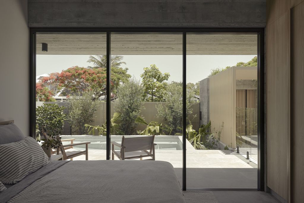 Sjohavn House A Riverfront Retreat by Lightbody Architects 19