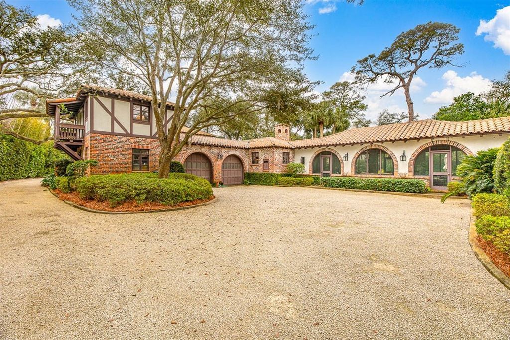 Spanish Inspired Two Story Residence by Francis Abreu Hits Georgia Market at 8.475 Million 15