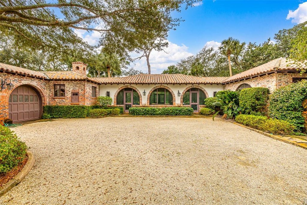 Spanish Inspired Two Story Residence by Francis Abreu Hits Georgia Market at 8.475 Million 16