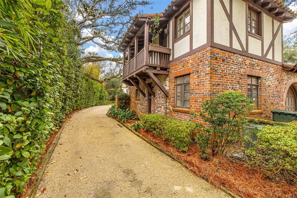 Spanish Inspired Two Story Residence by Francis Abreu Hits Georgia Market at 8.475 Million 17
