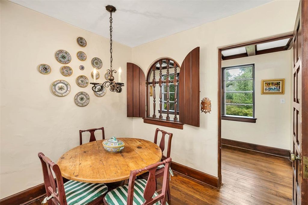 Spanish Inspired Two Story Residence by Francis Abreu Hits Georgia Market at 8.475 Million 34