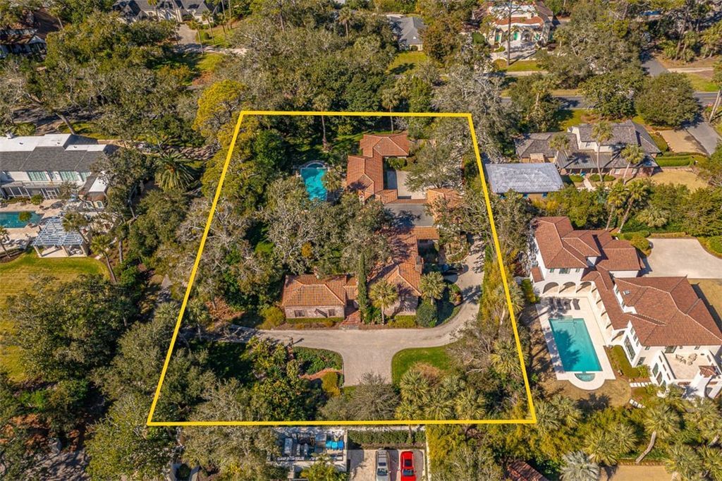 Spanish Inspired Two Story Residence by Francis Abreu Hits Georgia Market at 8.475 Million 49