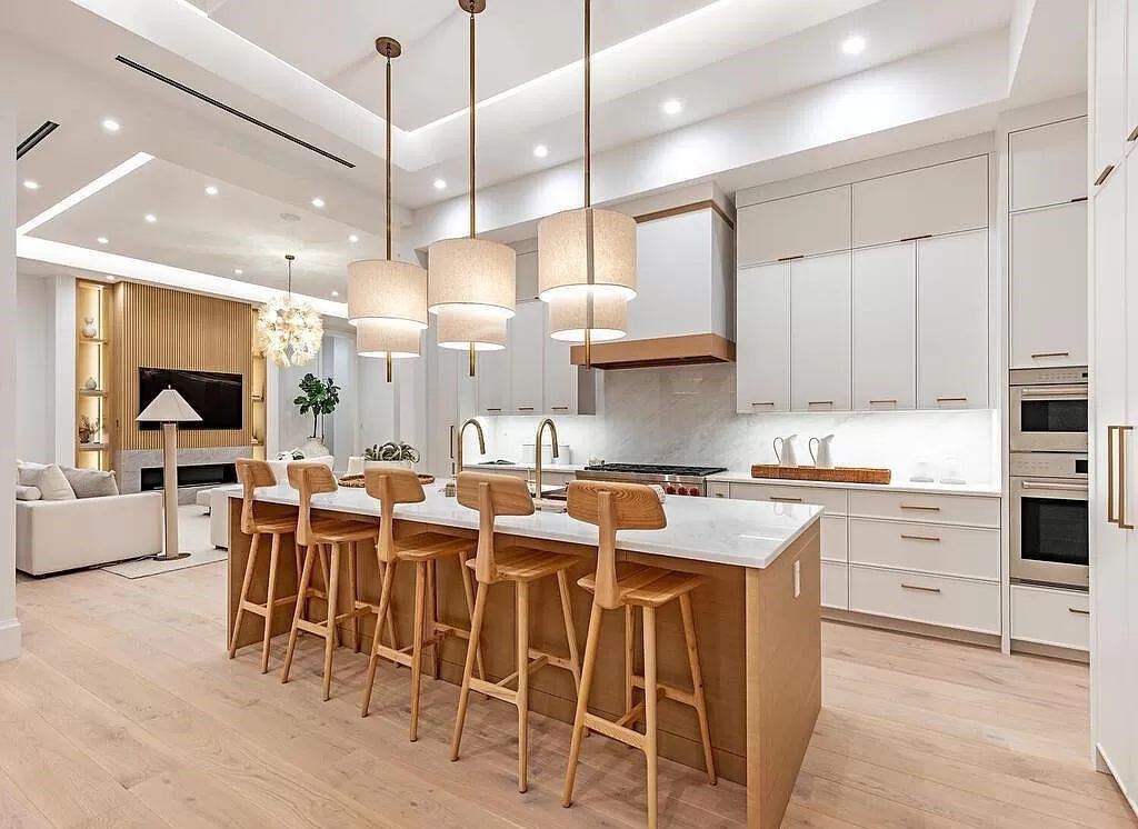 Welcome to 480 Spinnaker Dr, Naples, Florida – a newly constructed masterpiece designed by Falconer Jones, offering 6 bedrooms, 7 bathrooms, and 6,497 square feet of luxurious living space just blocks away from the Gulf of Mexico.