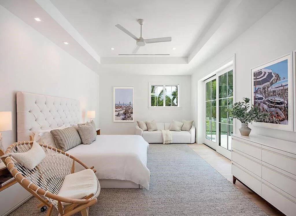 Welcome to 480 Spinnaker Dr, Naples, Florida – a newly constructed masterpiece designed by Falconer Jones, offering 6 bedrooms, 7 bathrooms, and 6,497 square feet of luxurious living space just blocks away from the Gulf of Mexico.