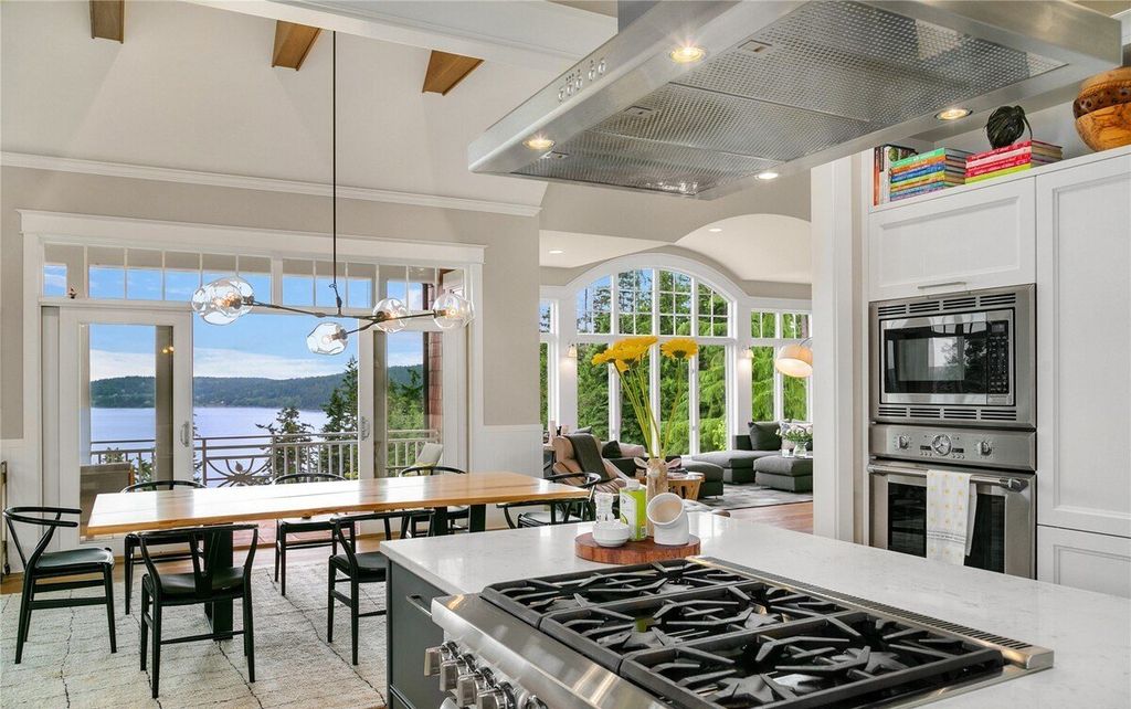 Spectacular Equestrian Estate with Panoramic Saratoga Passage Views in Washington Listed for 5 Million 12