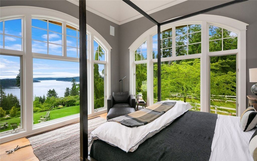 Spectacular Equestrian Estate with Panoramic Saratoga Passage Views in Washington Listed for 5 Million 13