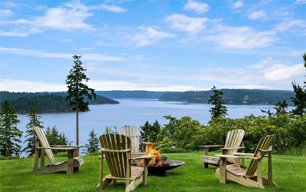 Spectacular Equestrian Estate with Panoramic Saratoga Passage Views in Washington Listed for 5 Million 2