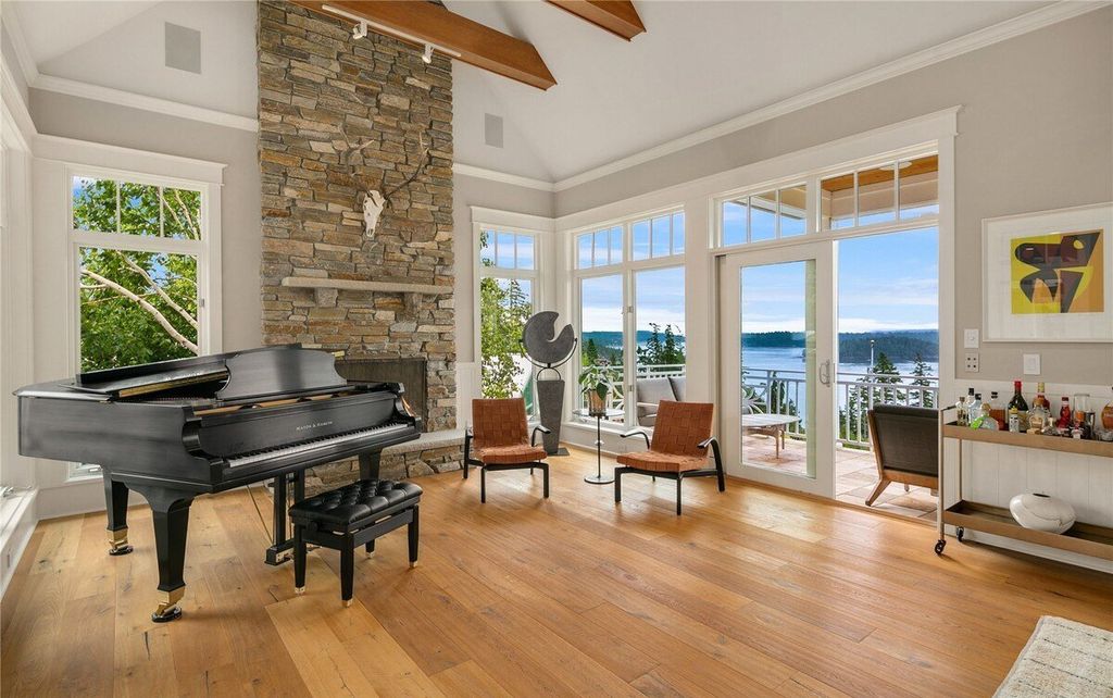 Spectacular Equestrian Estate with Panoramic Saratoga Passage Views in Washington Listed for 5 Million 8