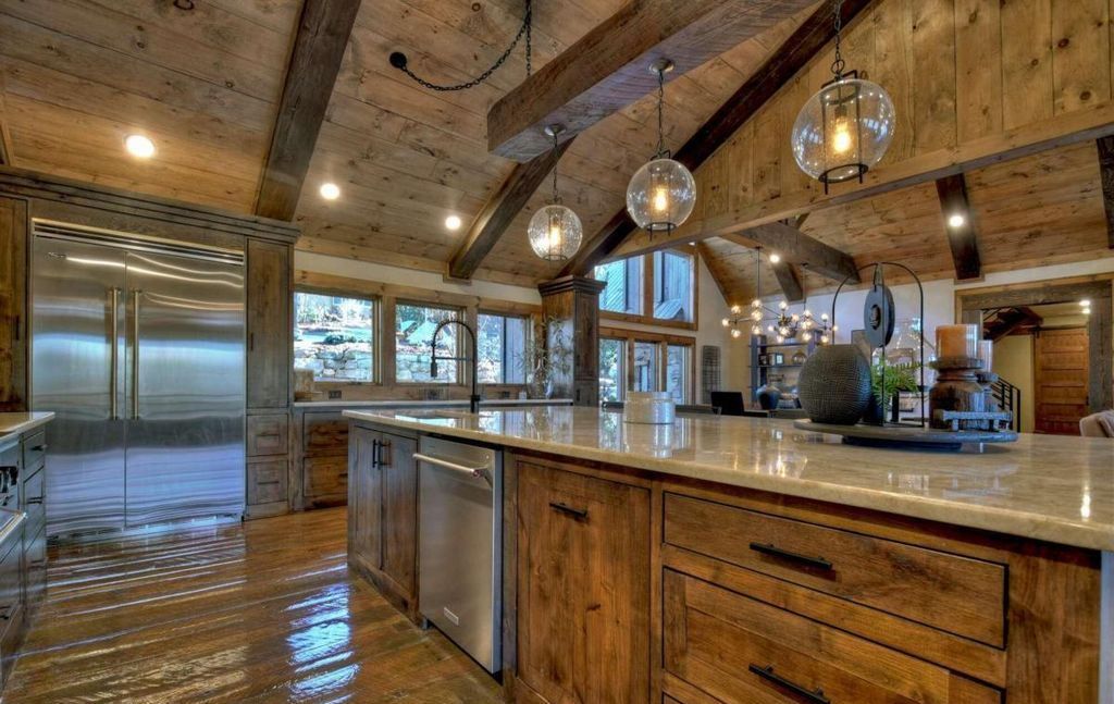 Sumners Style Fully Remodeled Lakefront Gem Asks for 6.8 Million 13