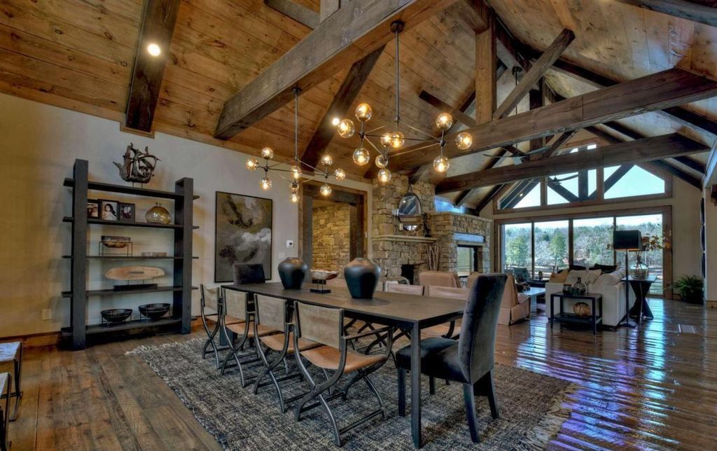 Sumners Style Fully Remodeled Lakefront Gem Asks for 6.8 Million 15