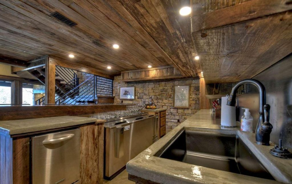 Sumners Style Fully Remodeled Lakefront Gem Asks for 6.8 Million 39