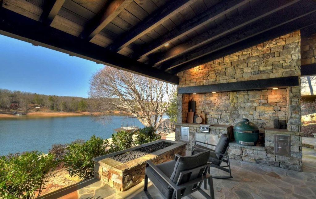 Sumners Style Fully Remodeled Lakefront Gem Asks for 6.8 Million 46