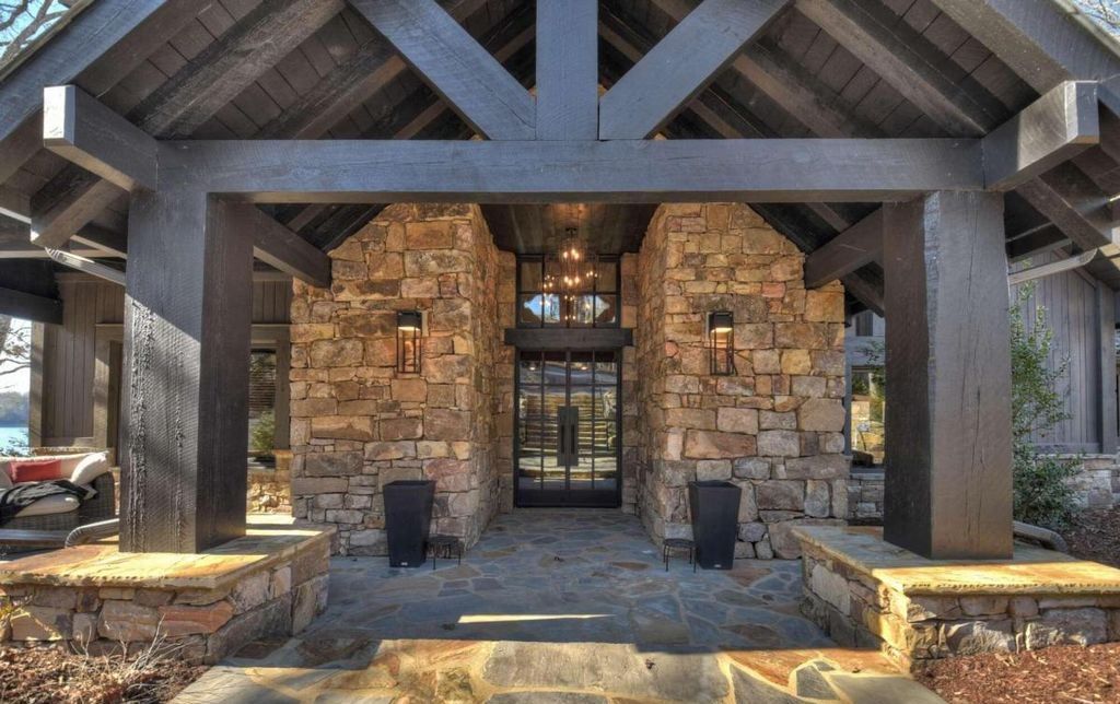 Sumners Style Fully Remodeled Lakefront Gem Asks for 6.8 Million 5