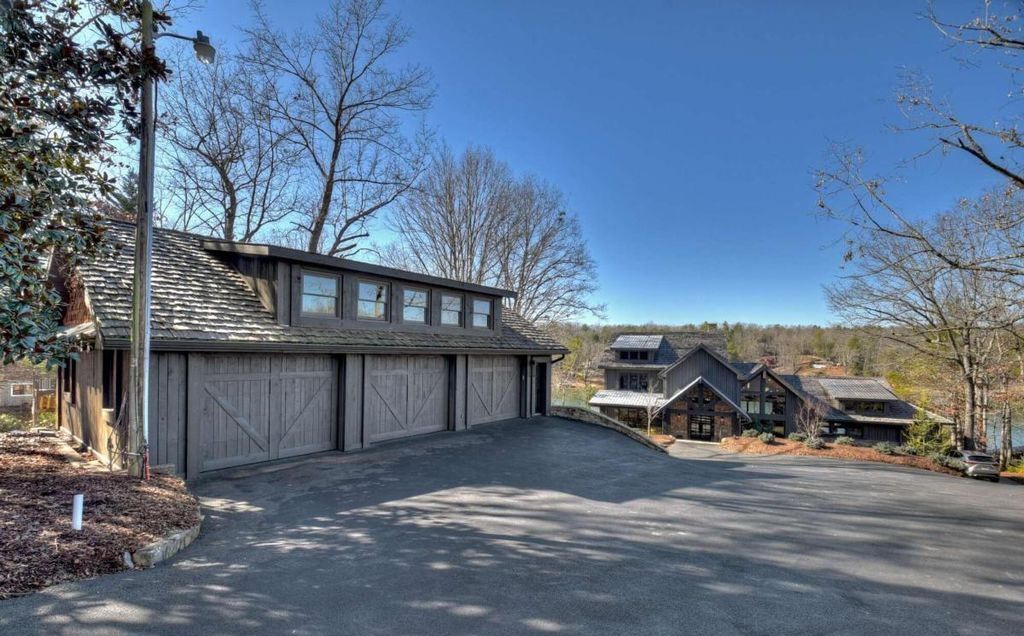 Sumners Style Fully Remodeled Lakefront Gem Asks for 6.8 Million 50