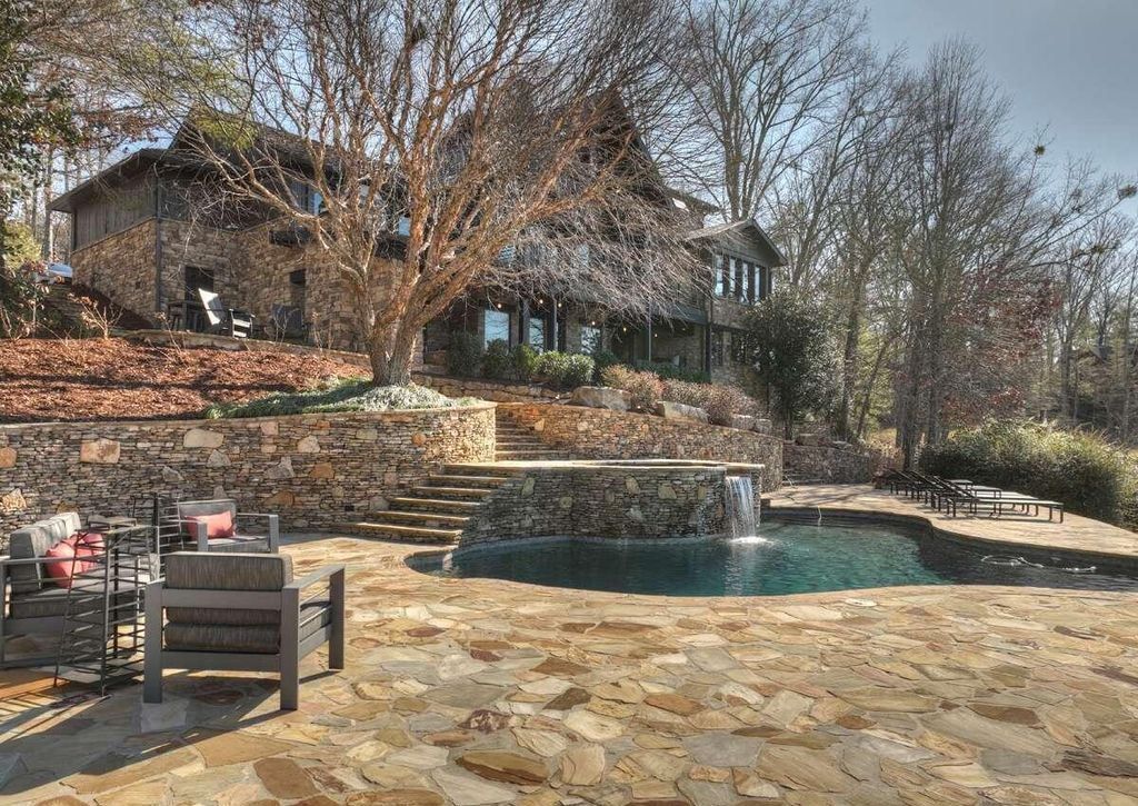 Sumners Style Fully Remodeled Lakefront Gem Asks for 6.8 Million 59