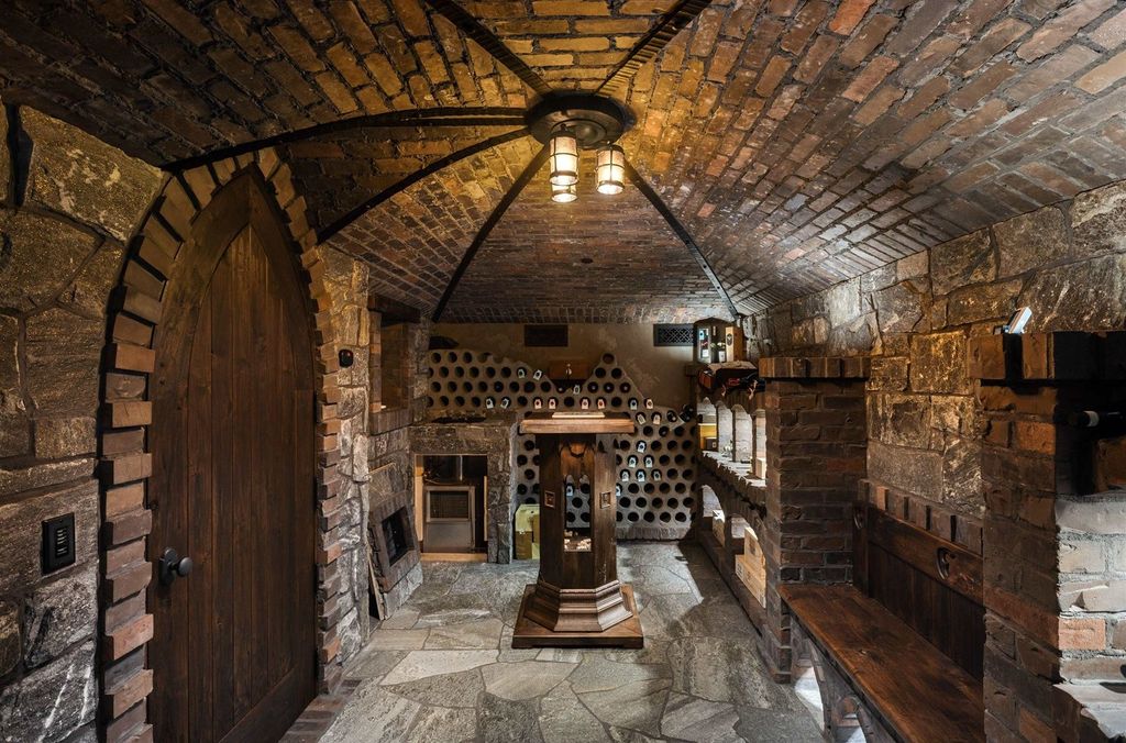 Tannin Manor Exceptional 28.75 Acre Estate in Canada Asking for C35 Million 29