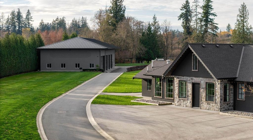 Tannin Manor Exceptional 28.75 Acre Estate in Canada Asking for C35 Million 38