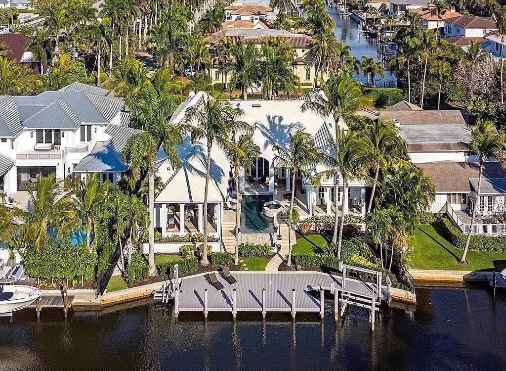 Welcome to 1750 4th St S, Naples, FL 34102, where coastal luxury meets unbeatable convenience just 4 blocks from the beach and 3rd St.