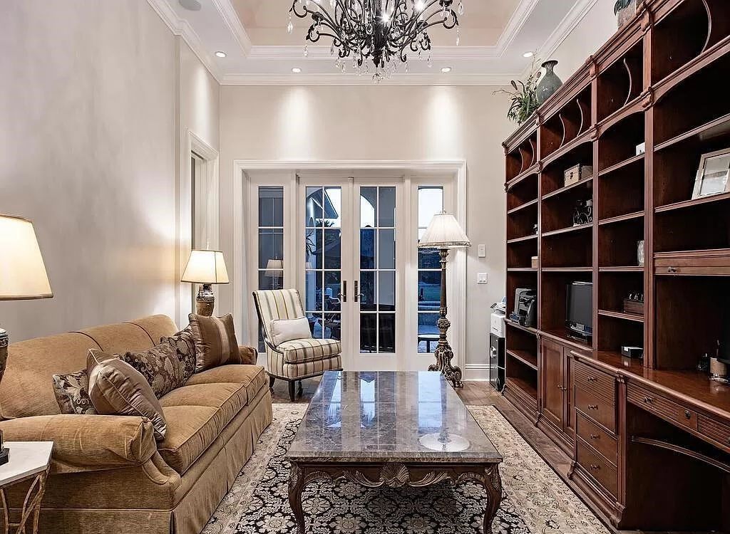 Welcome to 1750 4th St S, Naples, FL 34102, where coastal luxury meets unbeatable convenience just 4 blocks from the beach and 3rd St.
