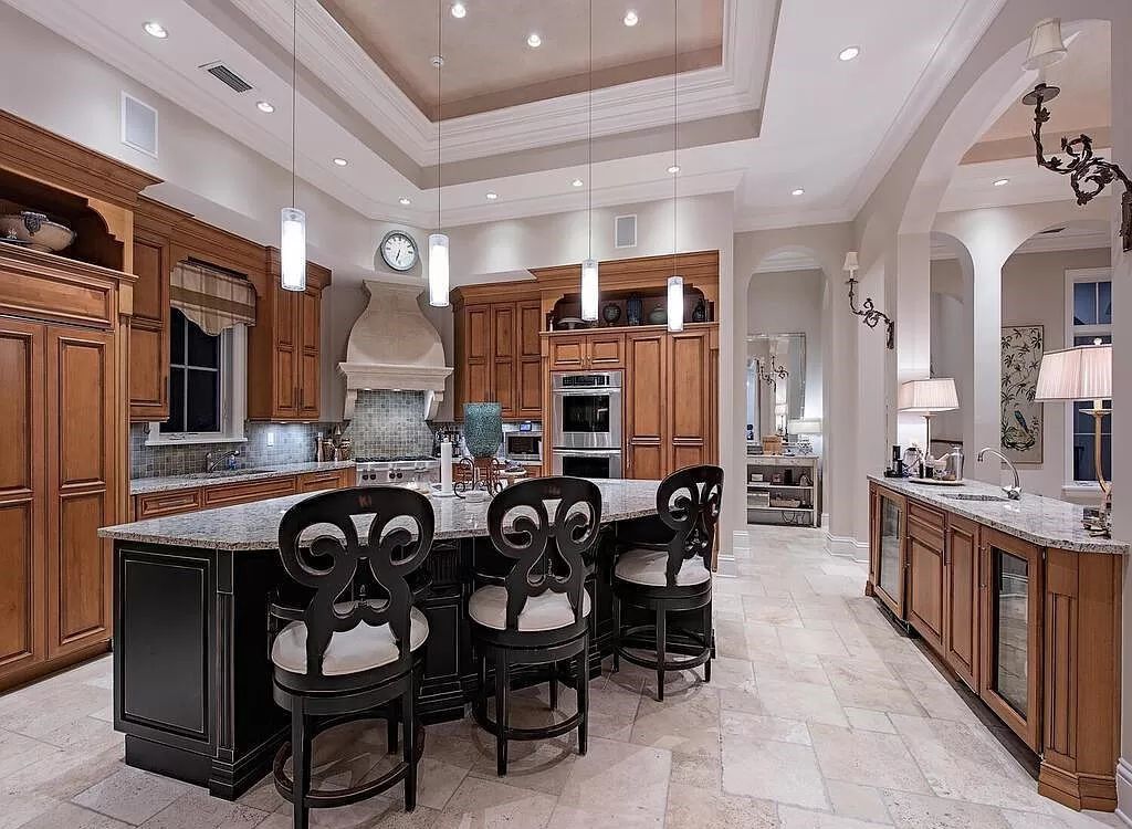 Welcome to 1750 4th St S, Naples, FL 34102, where coastal luxury meets unbeatable convenience just 4 blocks from the beach and 3rd St.