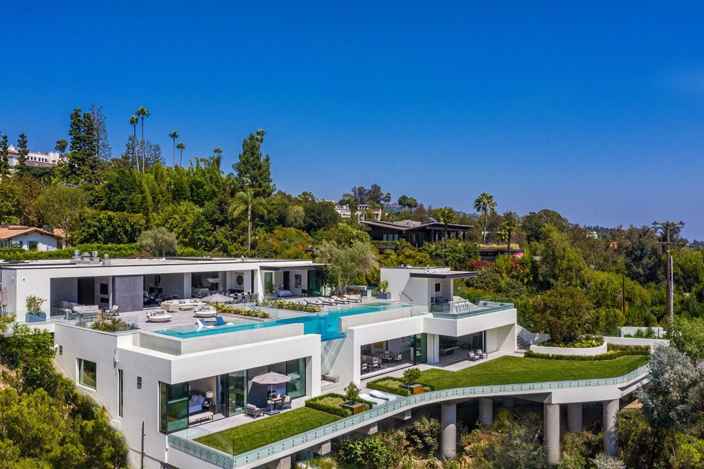 Tower Grove I House, a Hillside Retreat by McClean Design