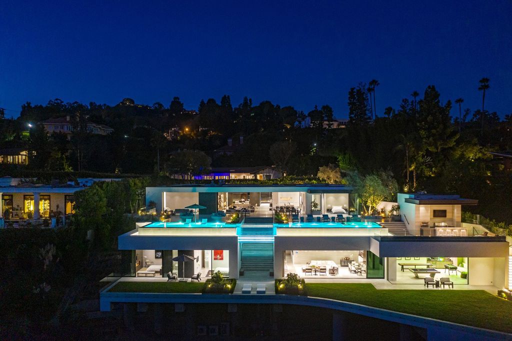 Tower Grove I House, a Hillside Retreat by McClean Design