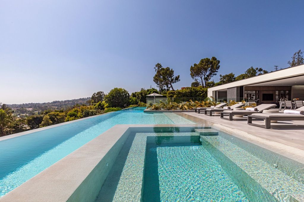 Tower Grove I House, a Hillside Retreat by McClean Design
