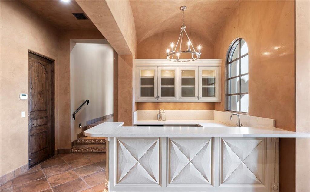 Ultimate Luxury Living Silverleafs Hillside Custom Estate with Breathtaking Views Offered at 10.5 Million 39