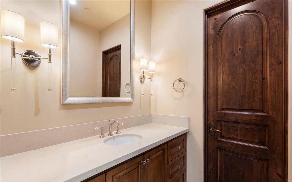 Ultimate Luxury Living Silverleafs Hillside Custom Estate with Breathtaking Views Offered at 10.5 Million 45