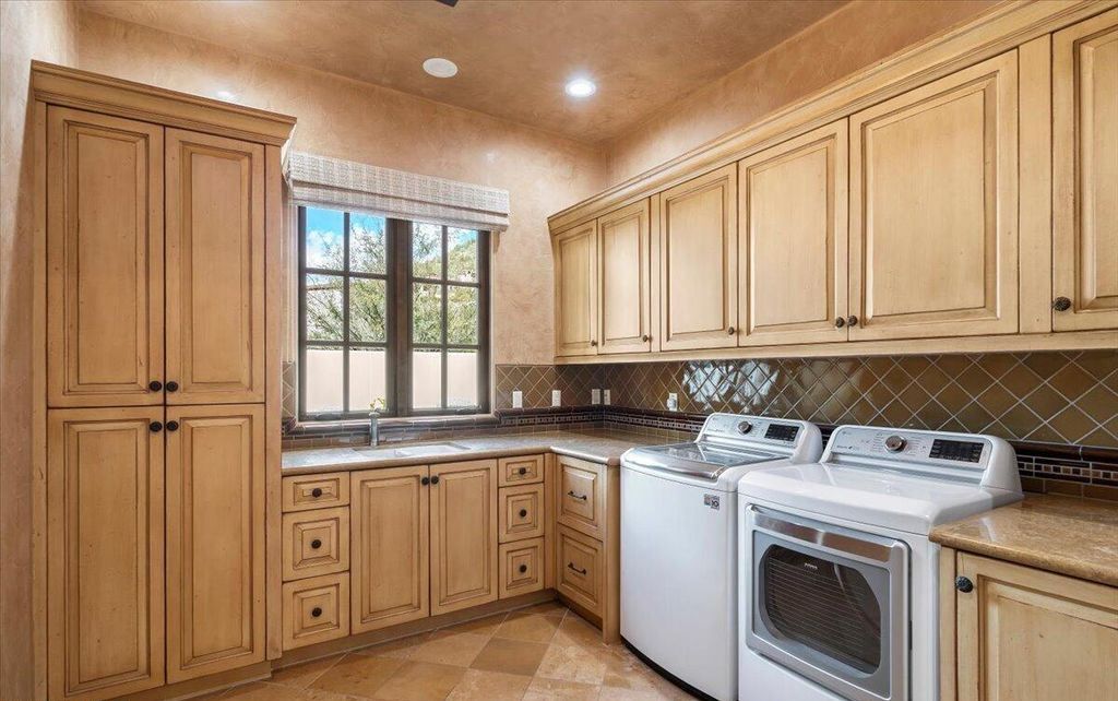 Ultimate Luxury Living Silverleafs Hillside Custom Estate with Breathtaking Views Offered at 10.5 Million 47