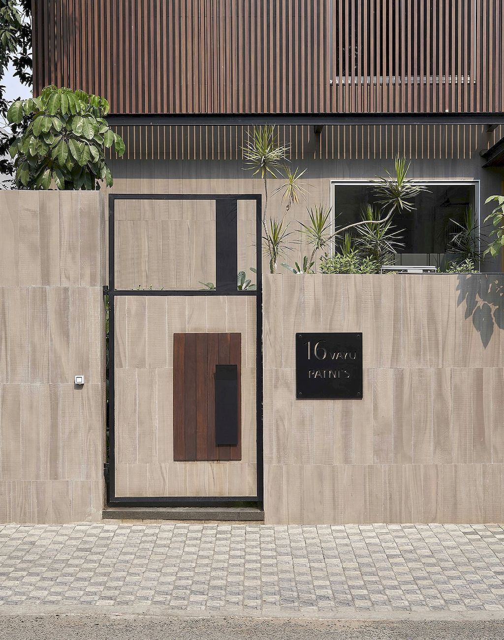 VAYU House, tradition and innovation by The Grid Architects
