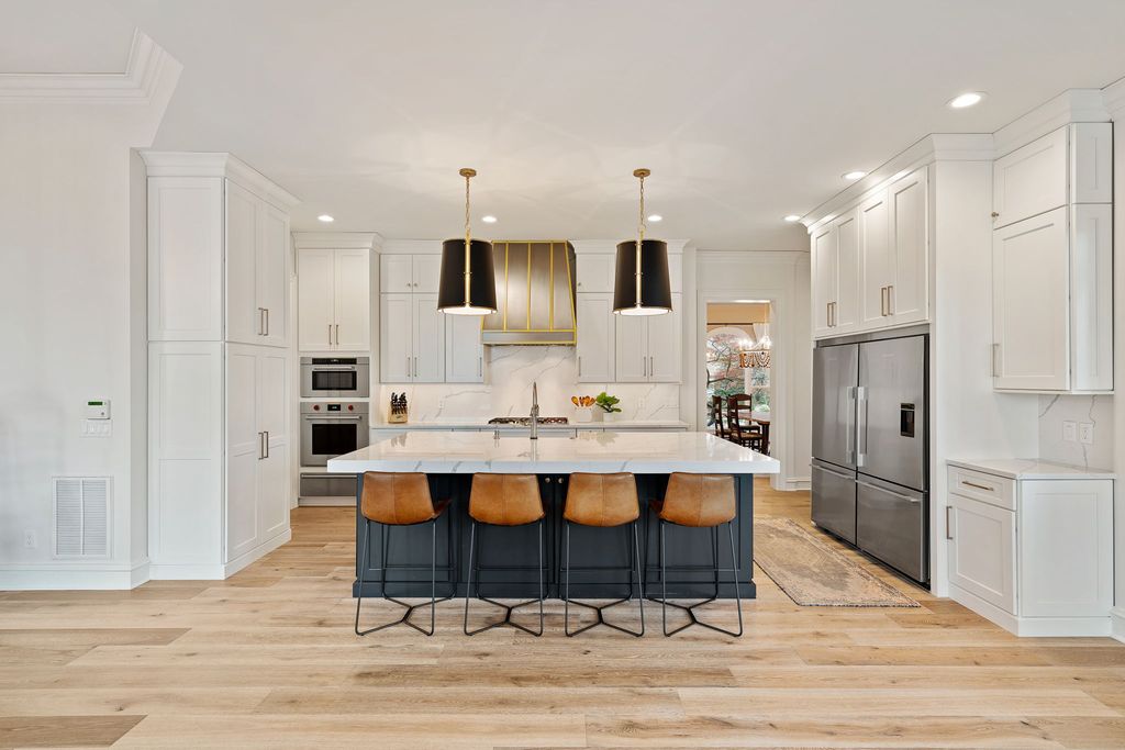 Waterfront Oasis A Captivating Gem in North Carolina Offered at 3.395 Million 11