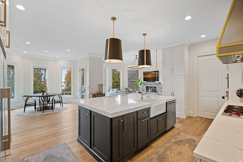 Waterfront Oasis A Captivating Gem in North Carolina Offered at 3.395 Million 12