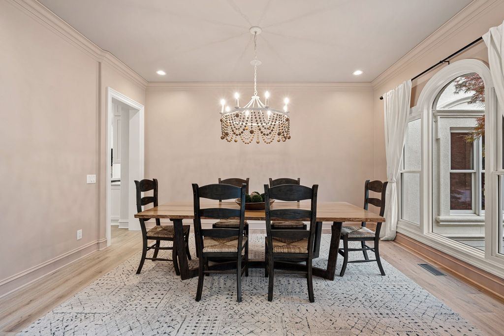 Waterfront Oasis A Captivating Gem in North Carolina Offered at 3.395 Million 17