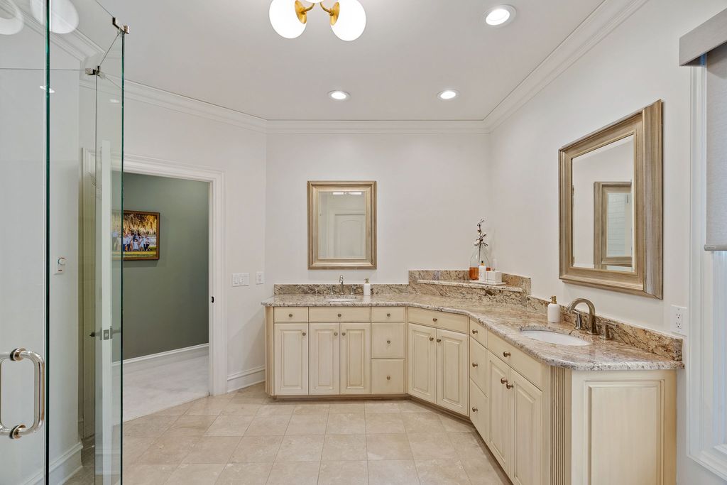 Waterfront Oasis A Captivating Gem in North Carolina Offered at 3.395 Million 31