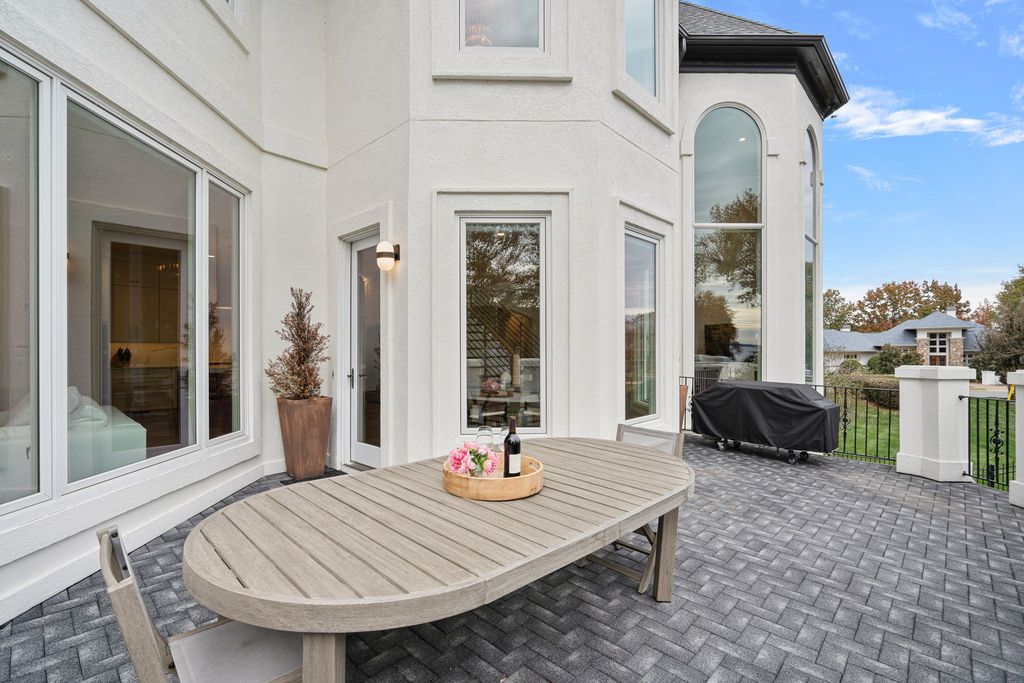Waterfront Oasis A Captivating Gem in North Carolina Offered at 3.395 Million 46