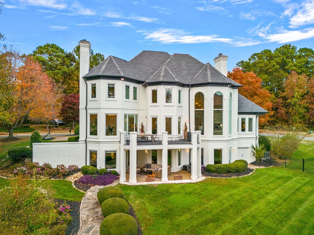 Waterfront Oasis A Captivating Gem in North Carolina Offered at 3.395 Million 49