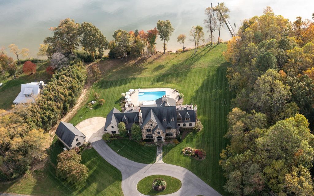 Waterfront Oasis A Spectacular Four Level Estate in Maryland Offered at 6.5 Million 44