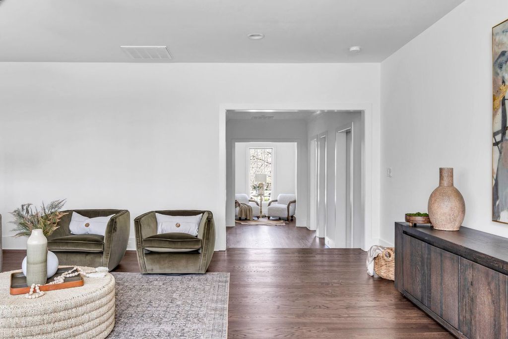 715 Greeley Drive Home in Nashville, Tennessee. Discover the epitome of refined luxury living in this meticulously crafted Southern Traditional home by Vintage South Development. Boasting 5 bedrooms, 5.5 bathrooms, and a wealth of functional spaces including a home gym and two rec rooms, this home seamlessly blends classic architecture with modern innovation. 