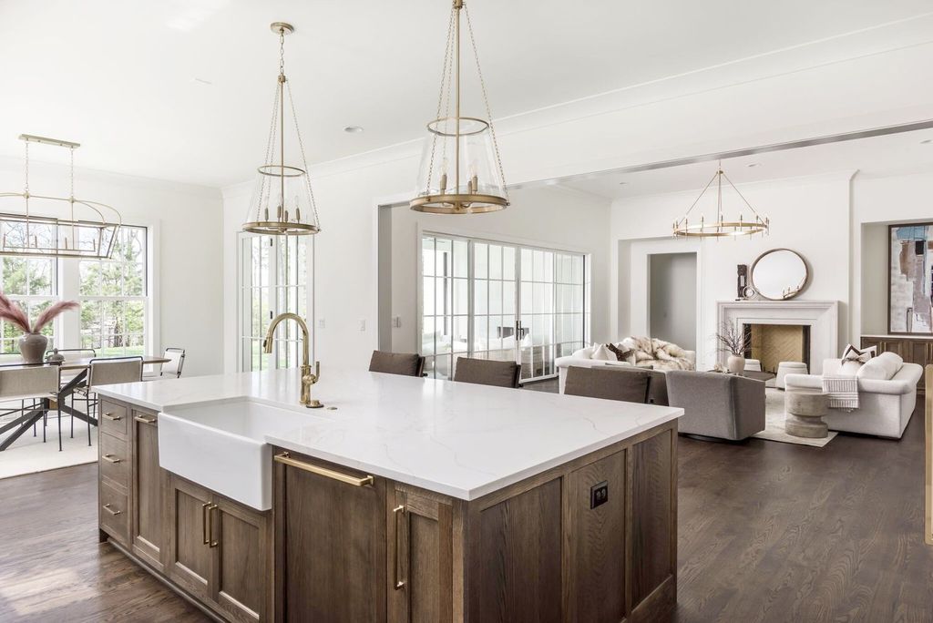 715 Greeley Drive Home in Nashville, Tennessee. Discover the epitome of refined luxury living in this meticulously crafted Southern Traditional home by Vintage South Development. Boasting 5 bedrooms, 5.5 bathrooms, and a wealth of functional spaces including a home gym and two rec rooms, this home seamlessly blends classic architecture with modern innovation. 