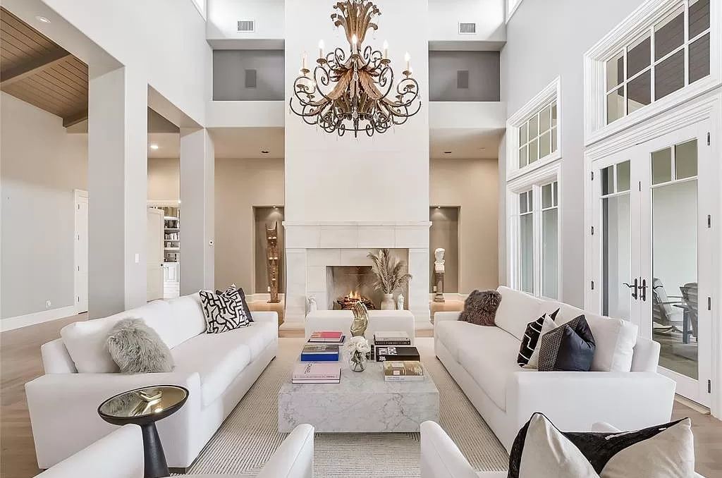 7849 Escala Dr Austin TX 78735 10