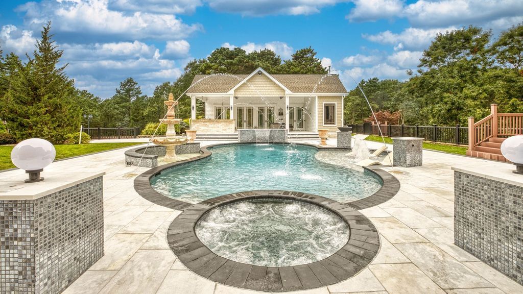 A Magnificent Palatial Estate Offering Unparalleled Luxury and Amenities in New York Seeks 3999000 2