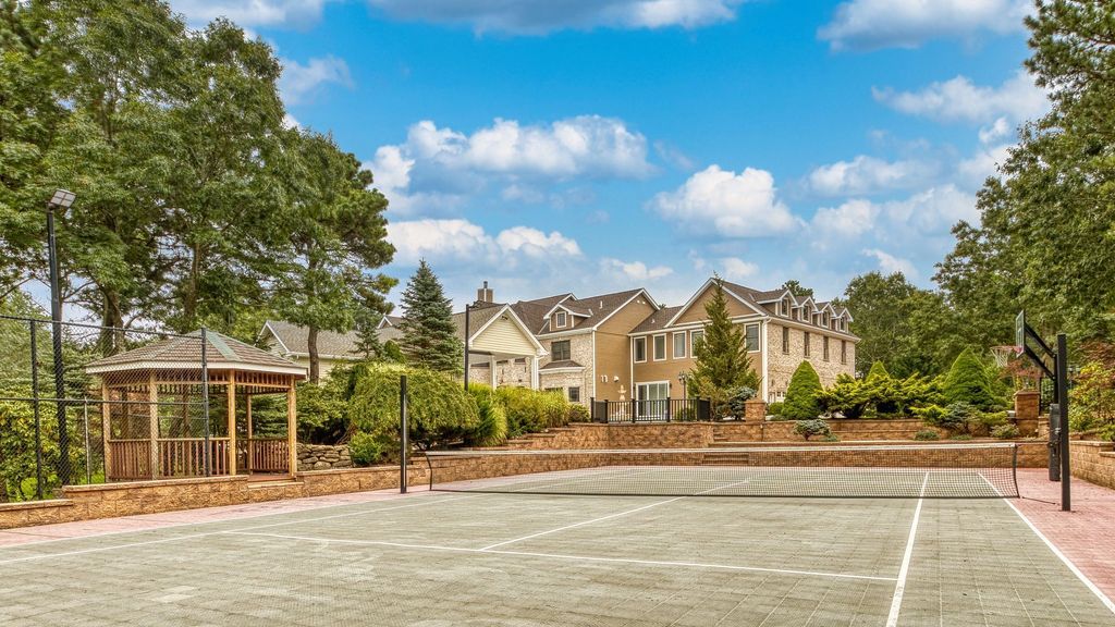 A Magnificent Palatial Estate Offering Unparalleled Luxury and Amenities in New York Seeks 3999000 6