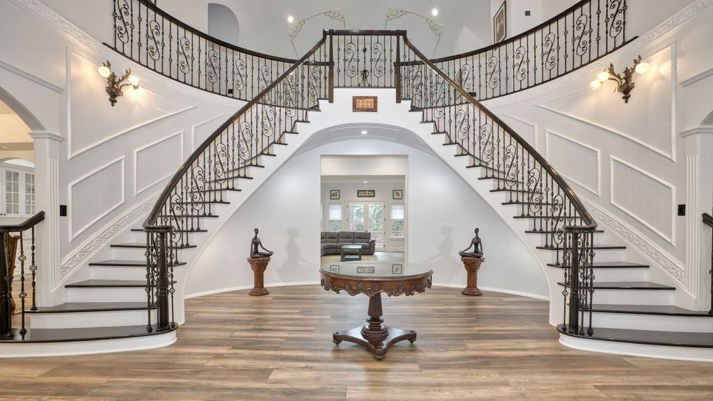 A Magnificent Palatial Estate Offering Unparalleled Luxury and Amenities in New York Seeks 3999000 7
