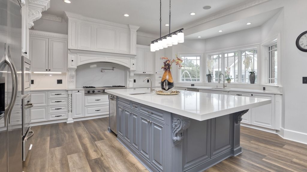 A Magnificent Palatial Estate Offering Unparalleled Luxury and Amenities in New York Seeks 3999000 9