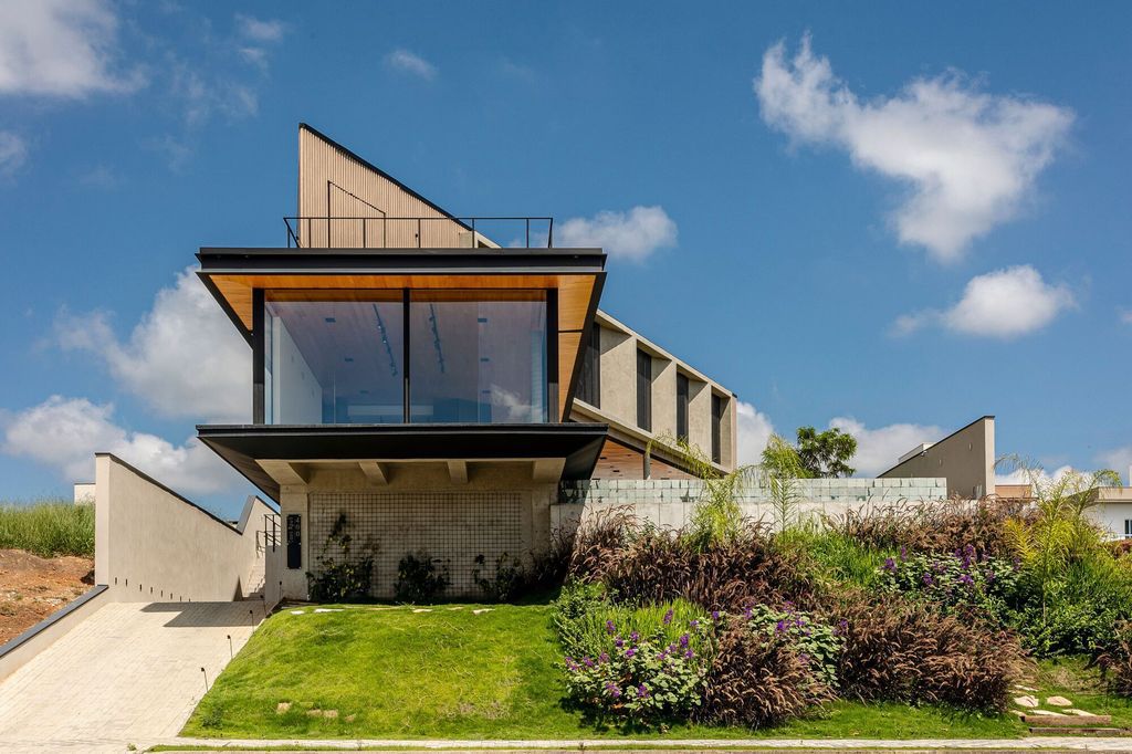 Apua House Showcases Elevated Elegance by Aoki Arquitetura 1