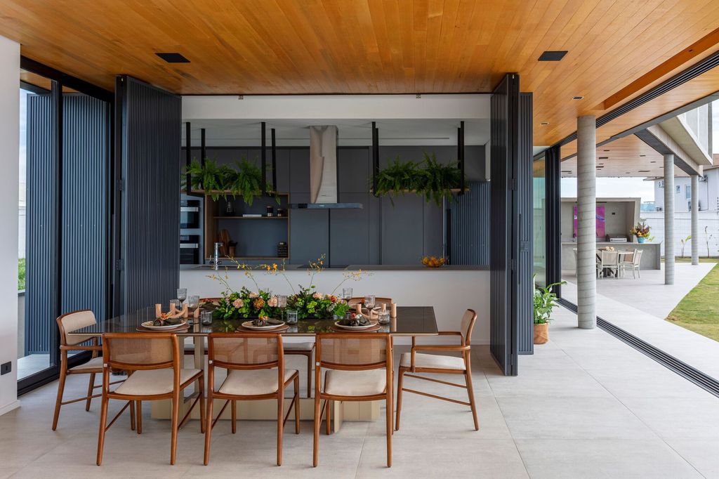 Apua House Showcases Elevated Elegance by Aoki Arquitetura 10