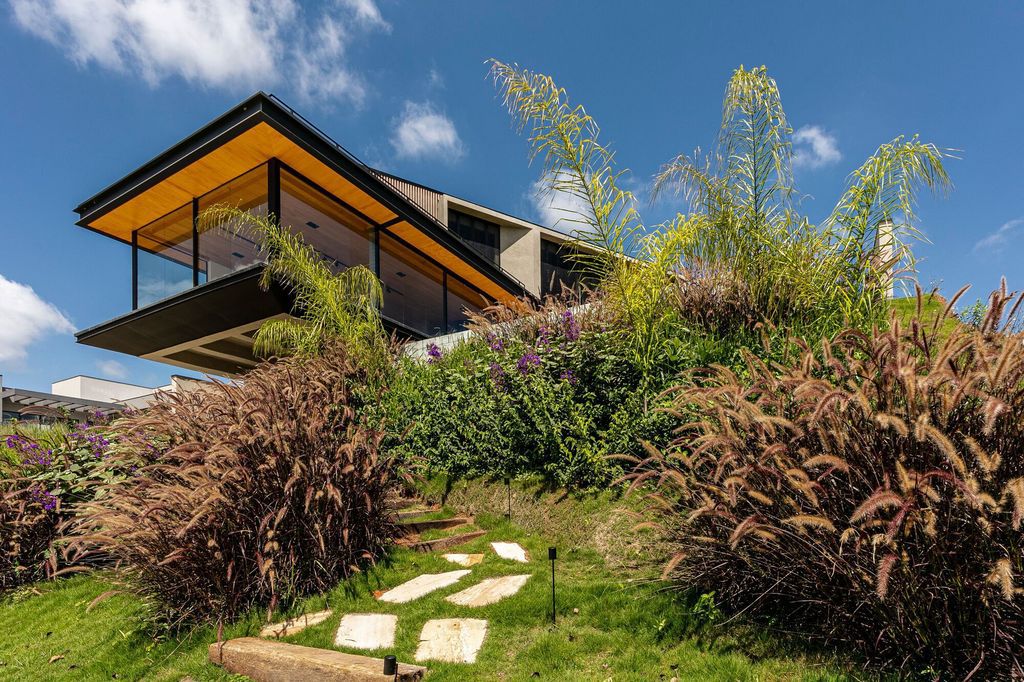 Apuã House Showcases Elevated Elegance by Aoki Arquitetura